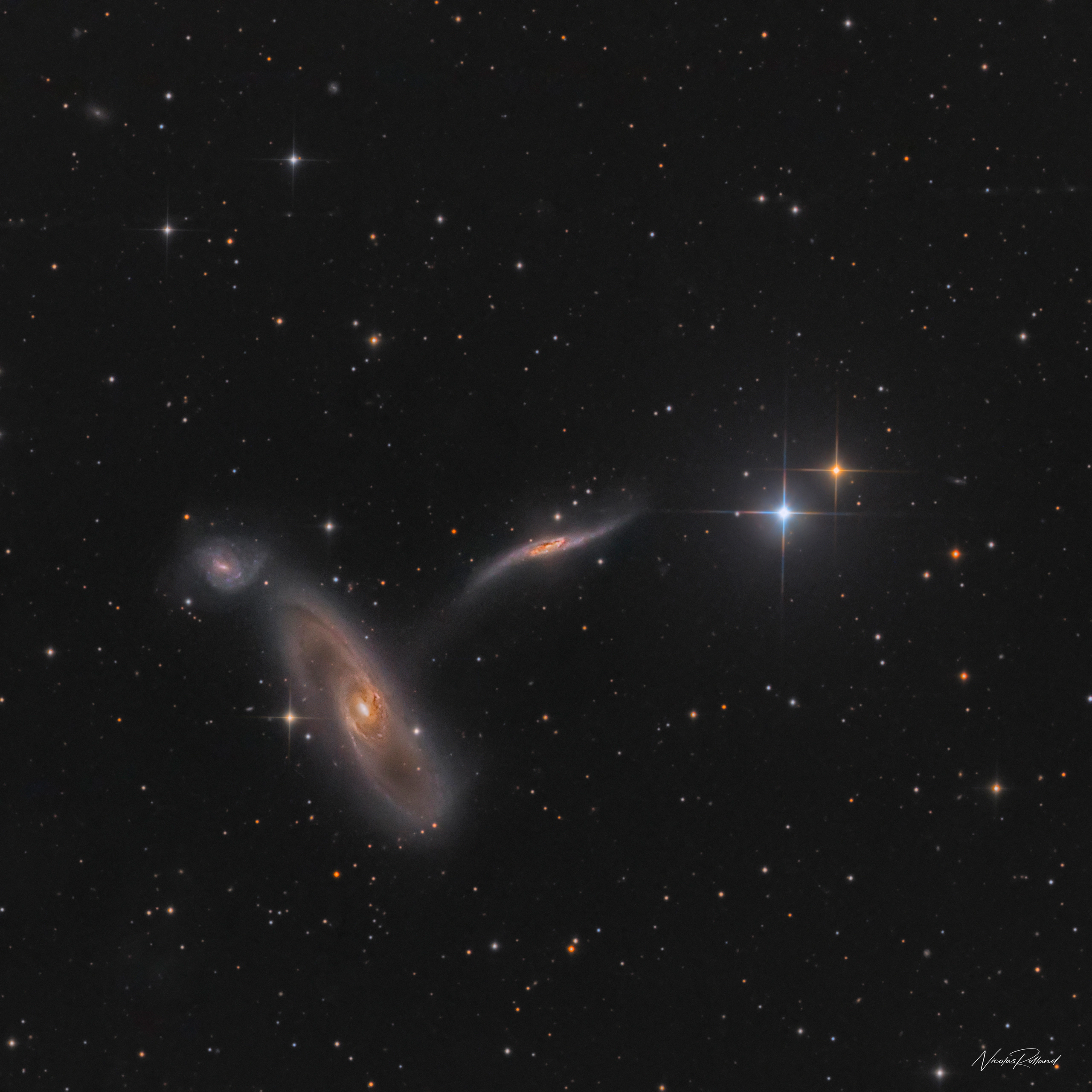arp-286-lrgb-galaxy-display Arp 286, a trio of interacting galaxies in Virgo tidally distorting each other, in 5.3 hours of LRGB